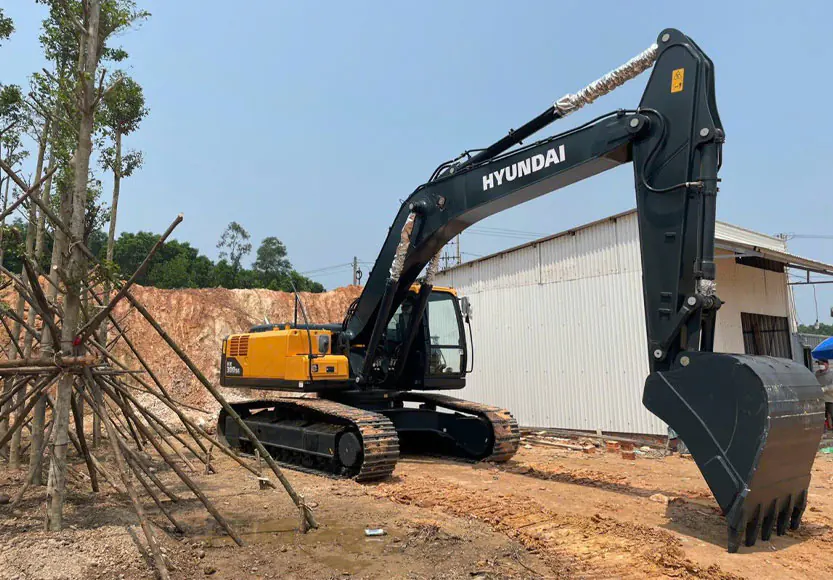 Máy xúc bánh xích Hyundai HX220S công nghệ mới, vượt trội, giá cả phải chăng