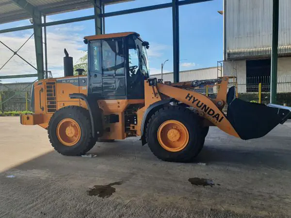 Máy xúc lật Hyundai HL730-9S gầu 1.8m&sup3;