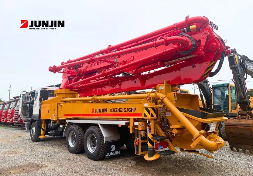 Xe Bơm Bê Tông JXR 42 Mét